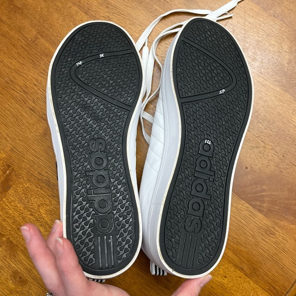 Women’s size 8 adidas. Like new. - Picture 2 of 2